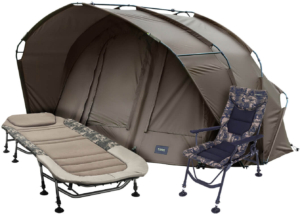 MK Fort Knox 2.0 Pro Dome 2 Mann Angelzelt mit Angelstuhl und Camo Flatsize Angelliege